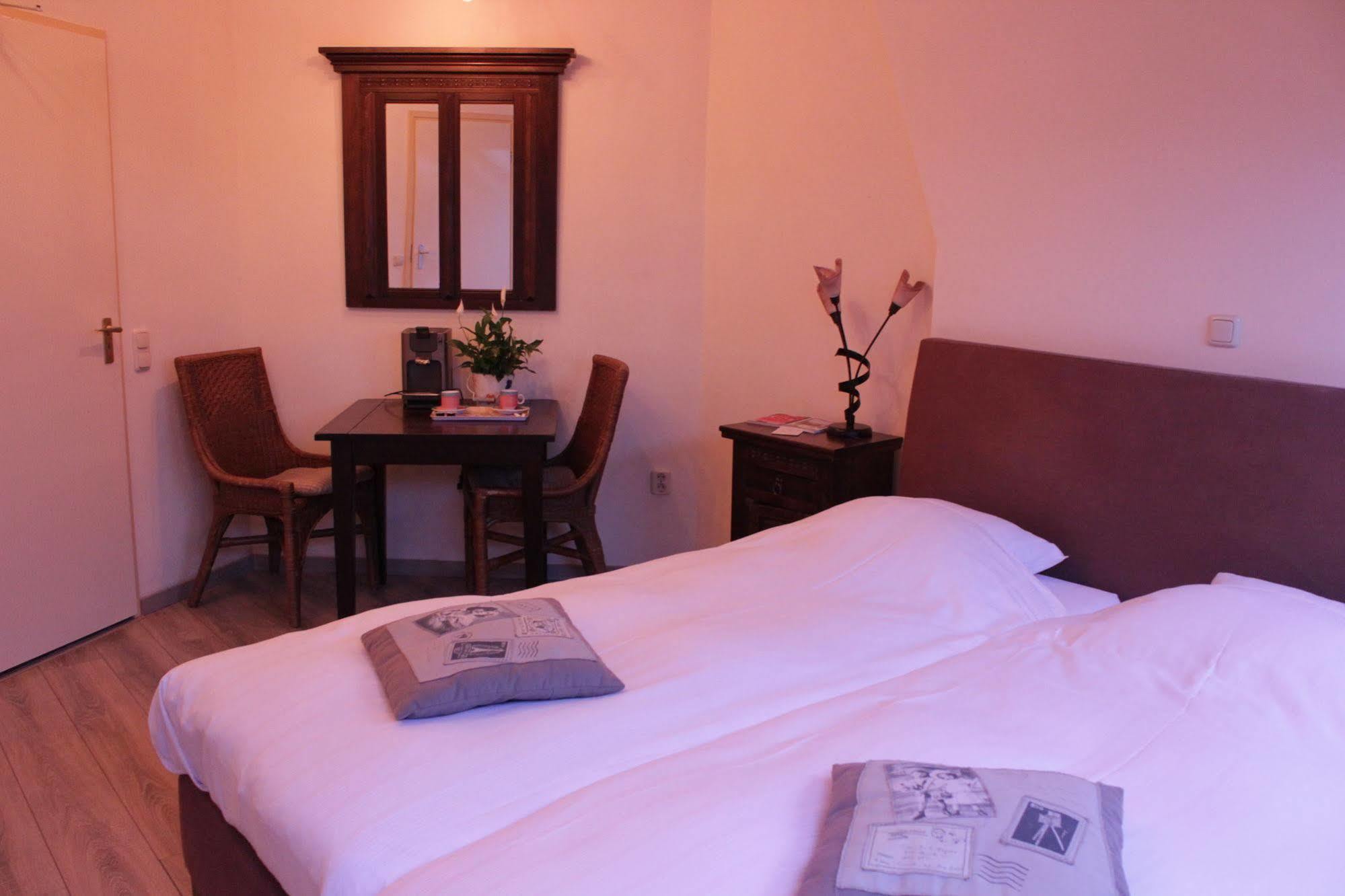 Hotel Le Bonheur Ейсден Екстериор снимка