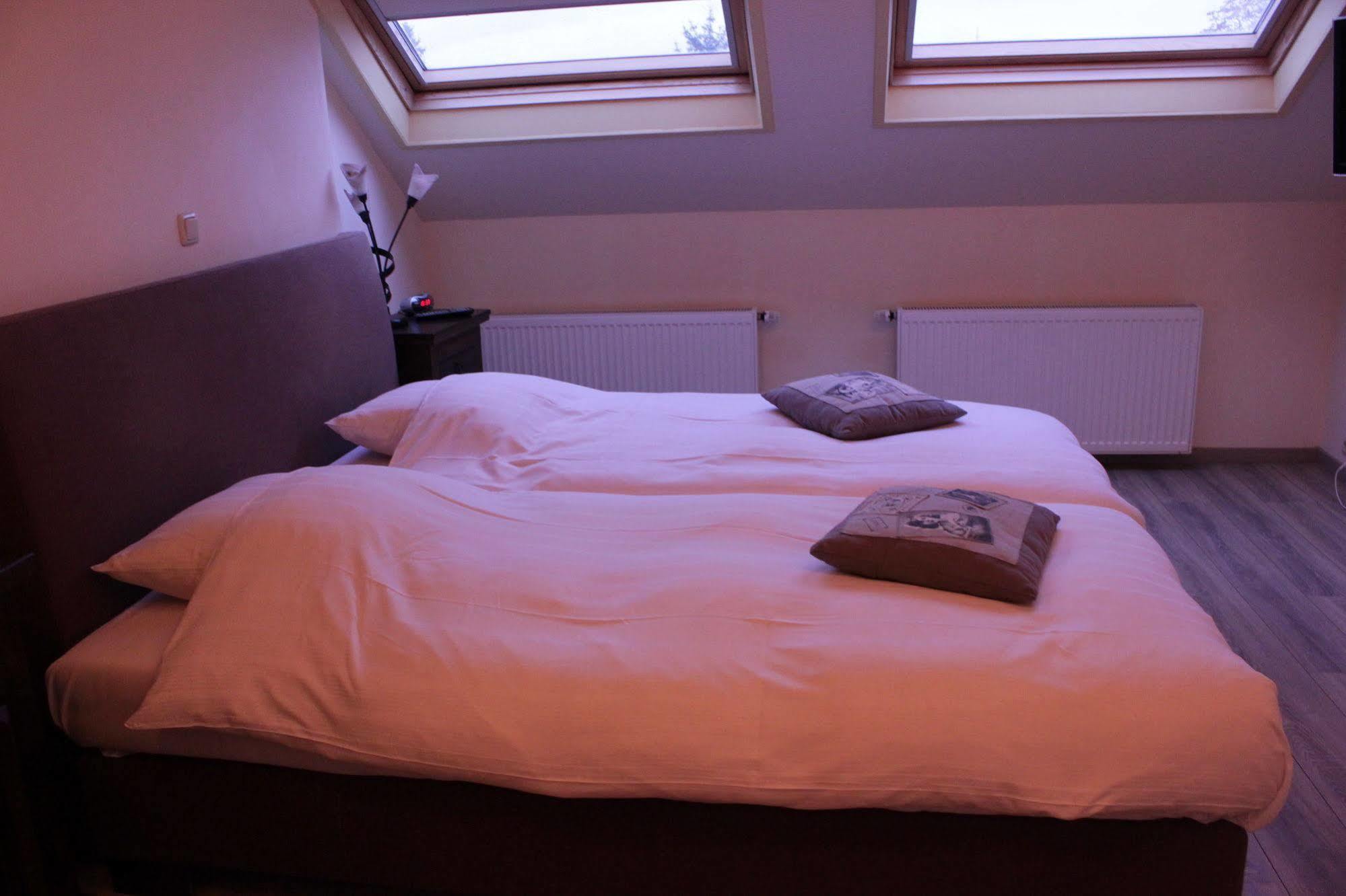 Hotel Le Bonheur Ейсден Екстериор снимка